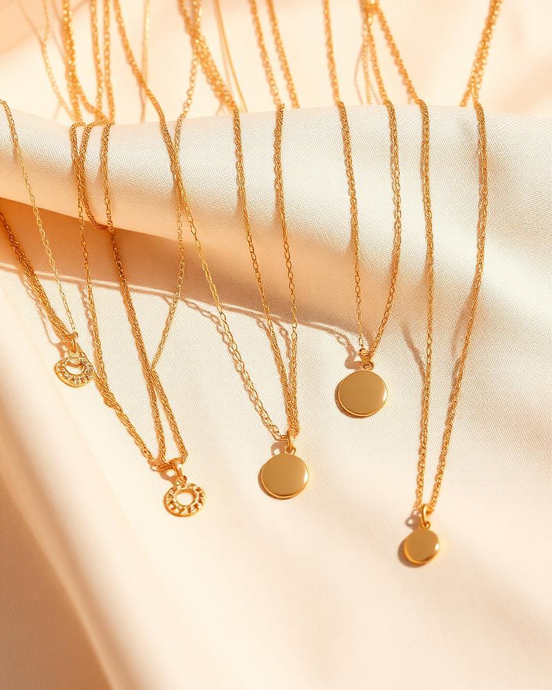 Necklaces — Pendants & fine chains